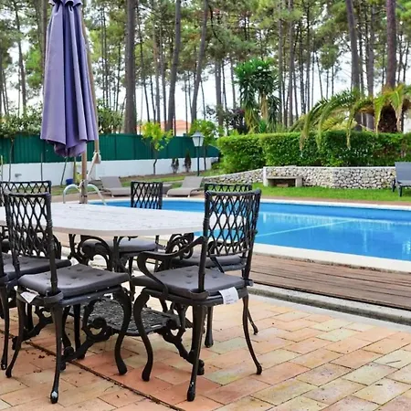 Elegant In With Private Pool Corroios
